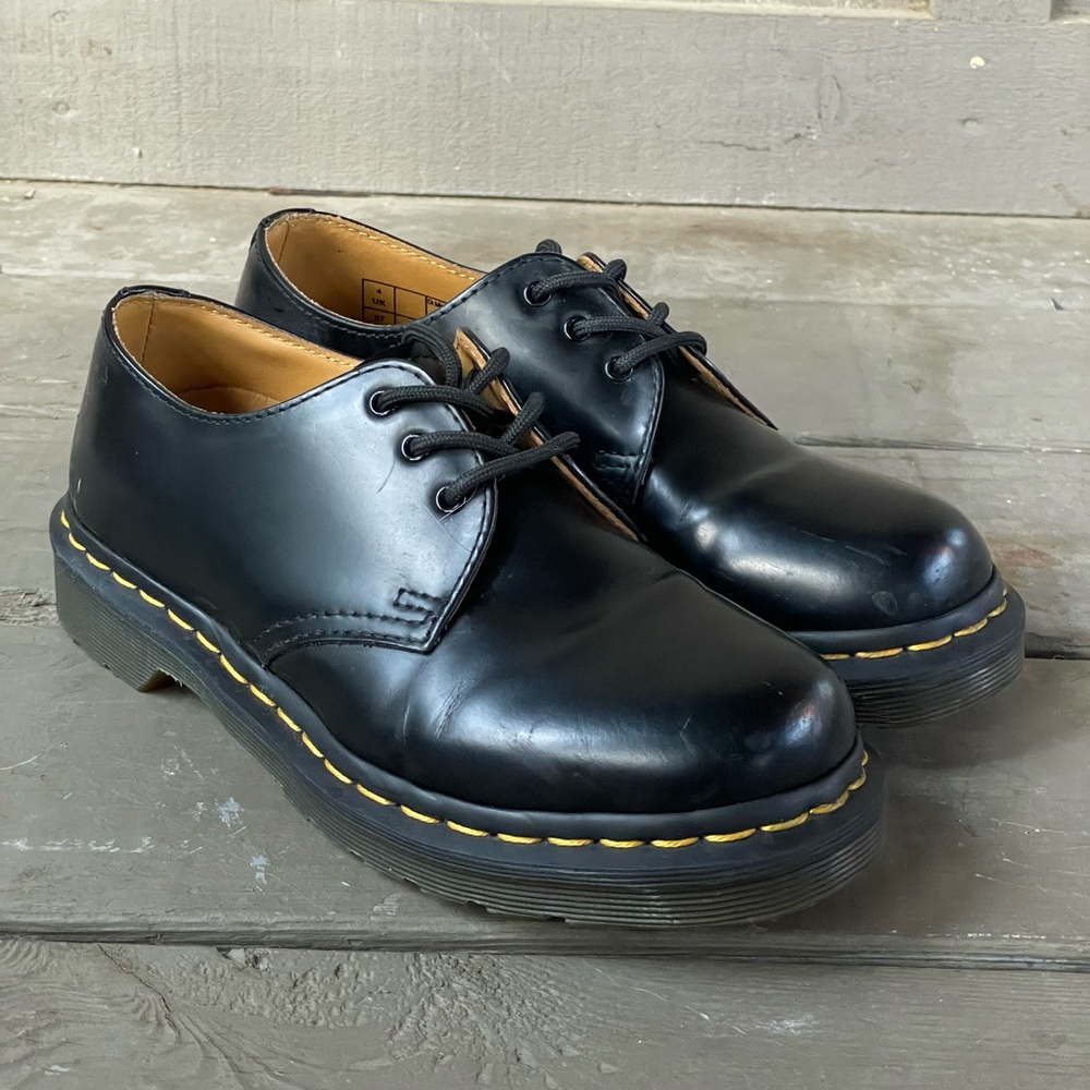 Dr. Martens 1461 women’s loafer